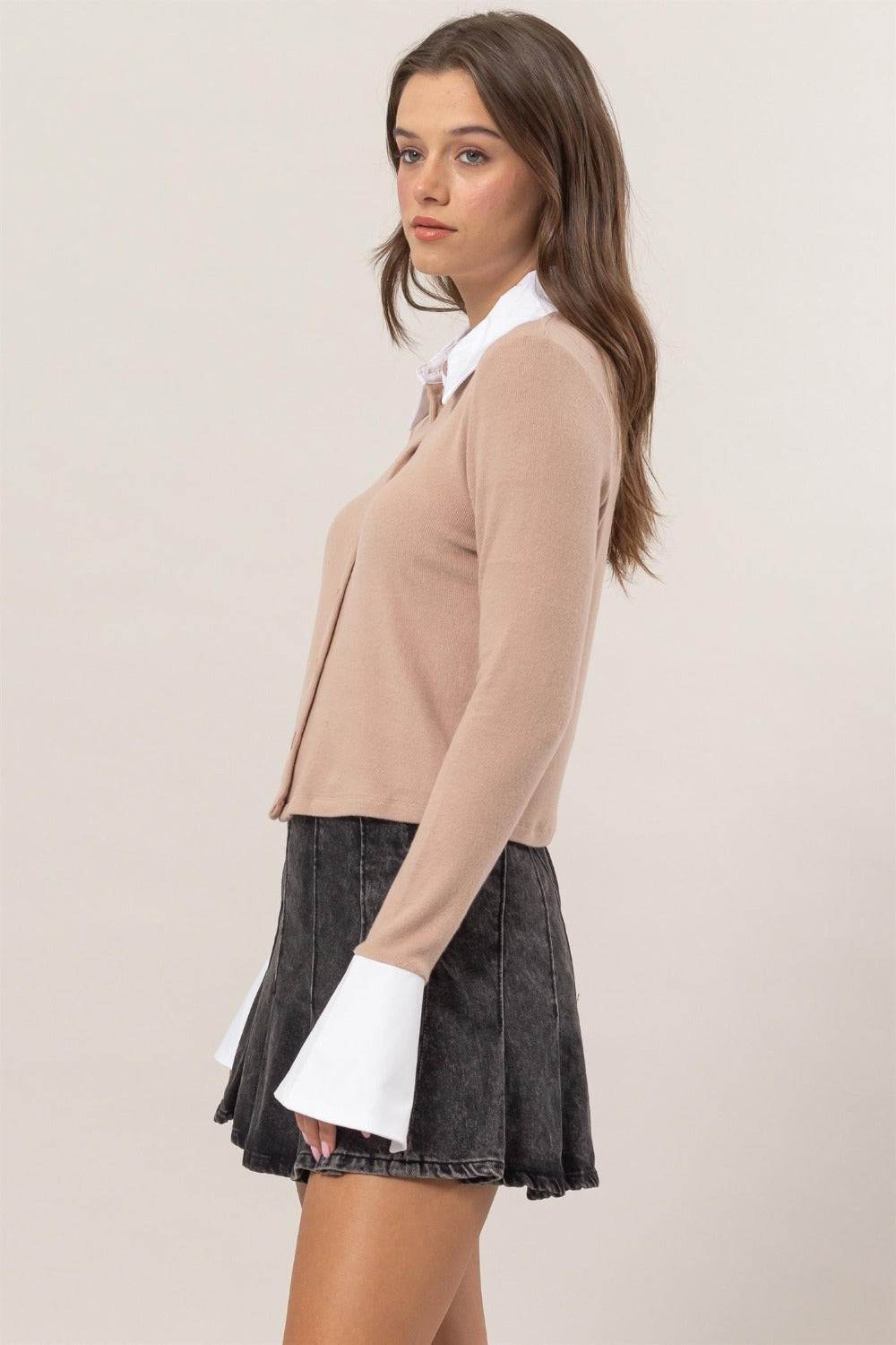 we162 Collared Contrast Button Knit Cardigan