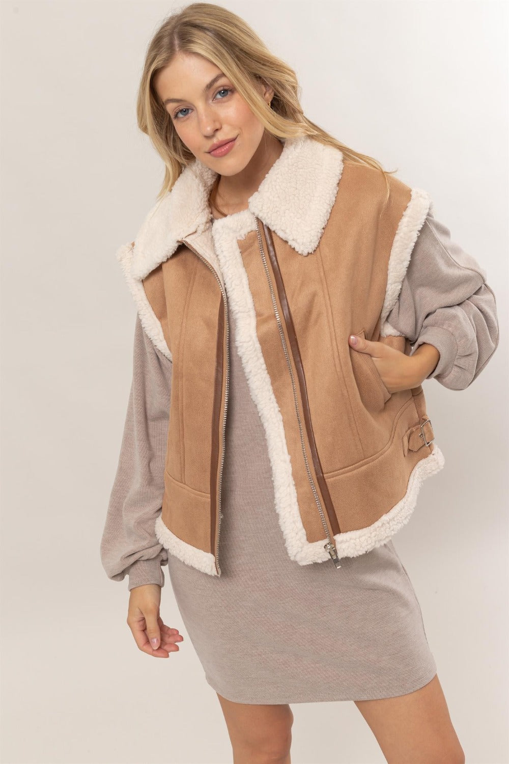 we94 Faux Fur-Contrast Zip Up Suede Vest