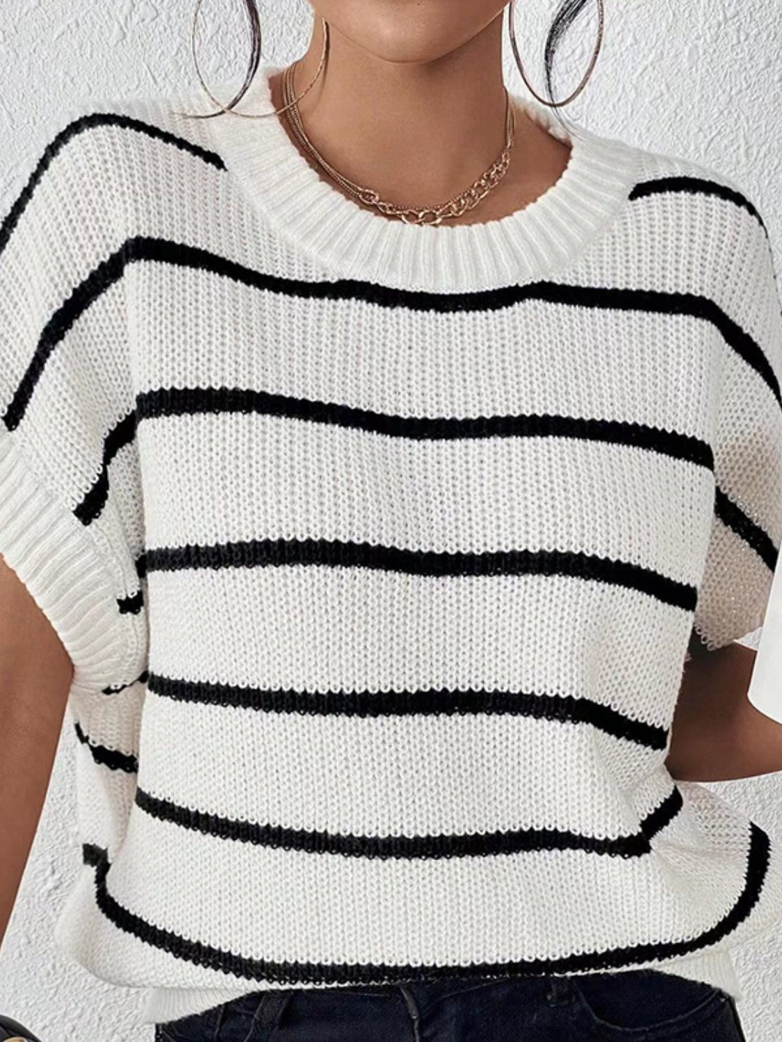 we38 Striped Round Neck Short Sleeve Knit Top