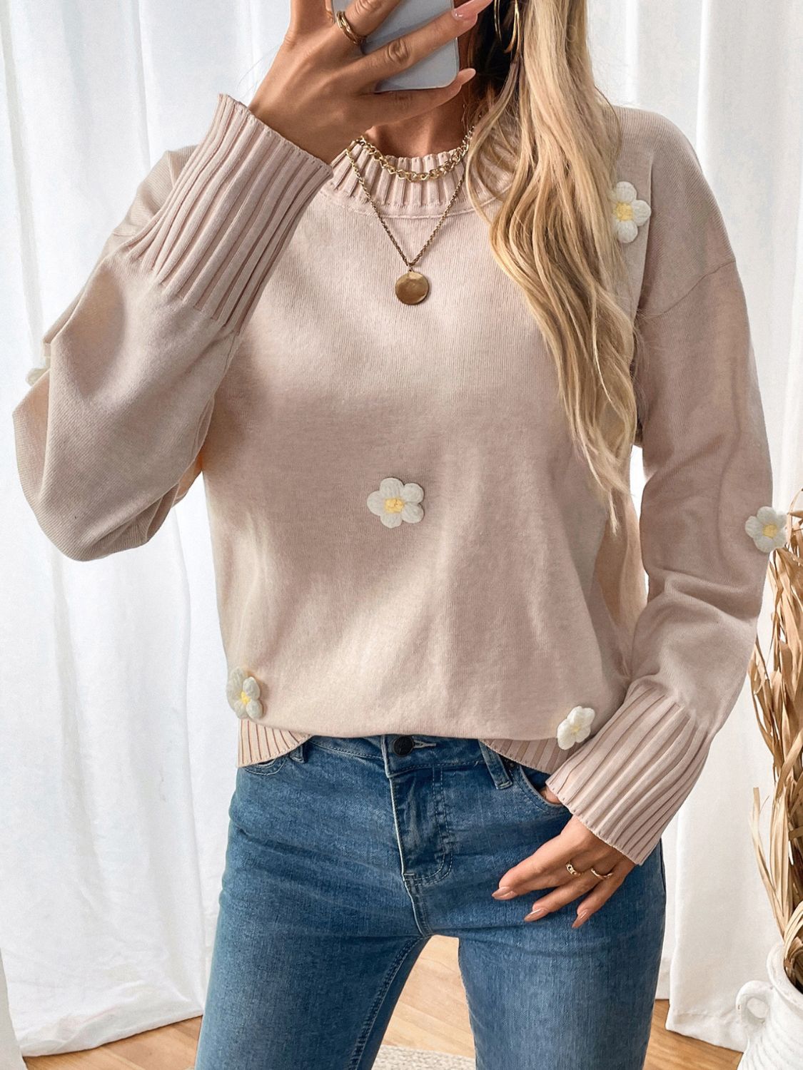 we209 3D Flower Sweater