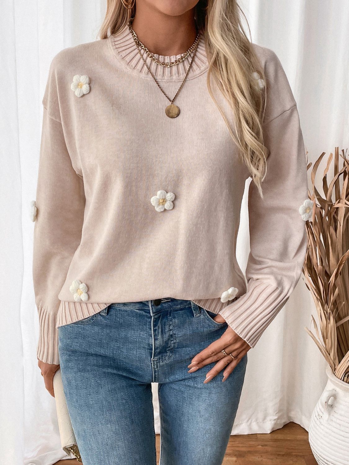 we209 3D Flower Sweater