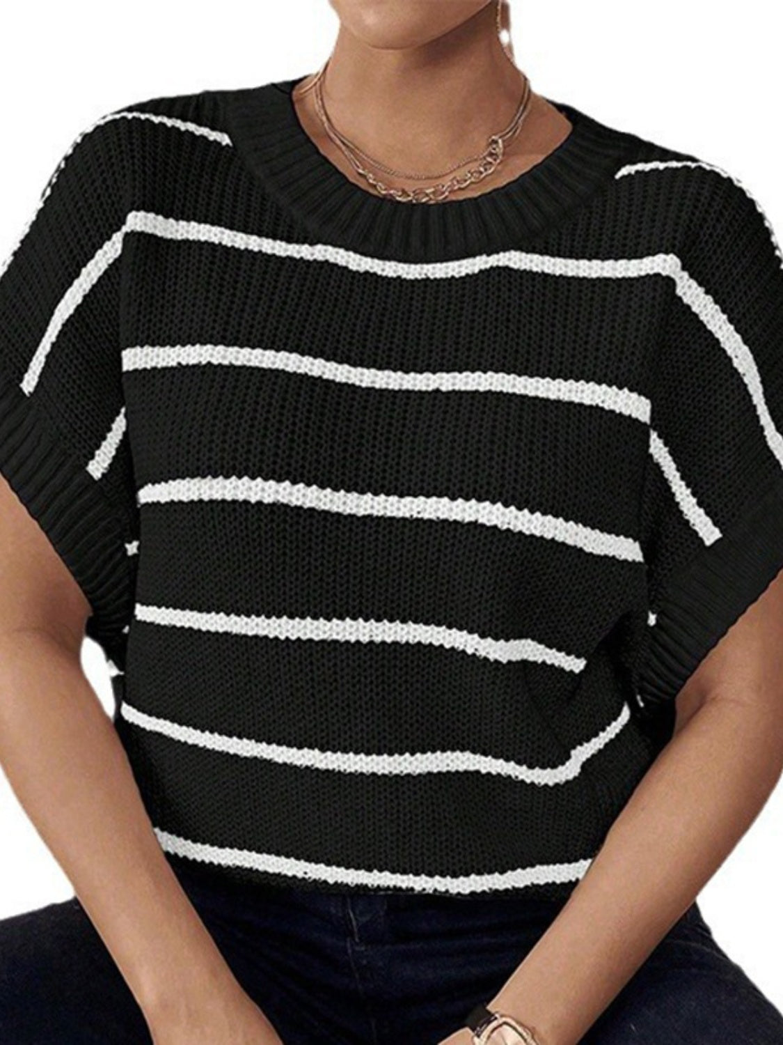 we38 Striped Round Neck Short Sleeve Knit Top